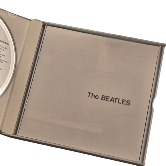 The Beatles White Album 2 CD Set Remastered Stereo - Picture 3 of 6